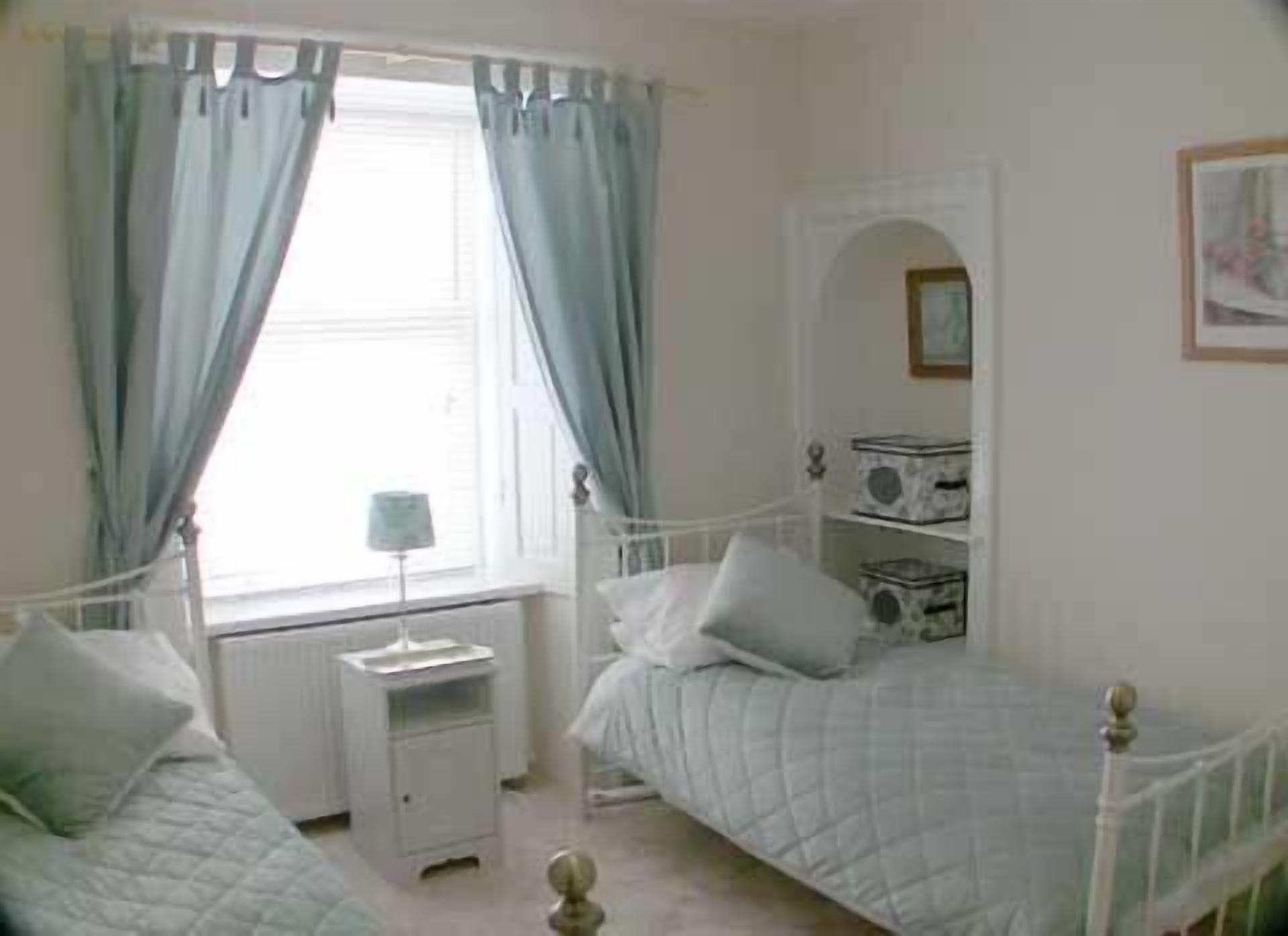 Luxury 2-bed conversion in Bothwell village, near Glasgow