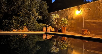SEPTEMBERANGEBOT Luxuriöse Villa mit privatem Pool am Meer, 15 km von Alicante entfernt