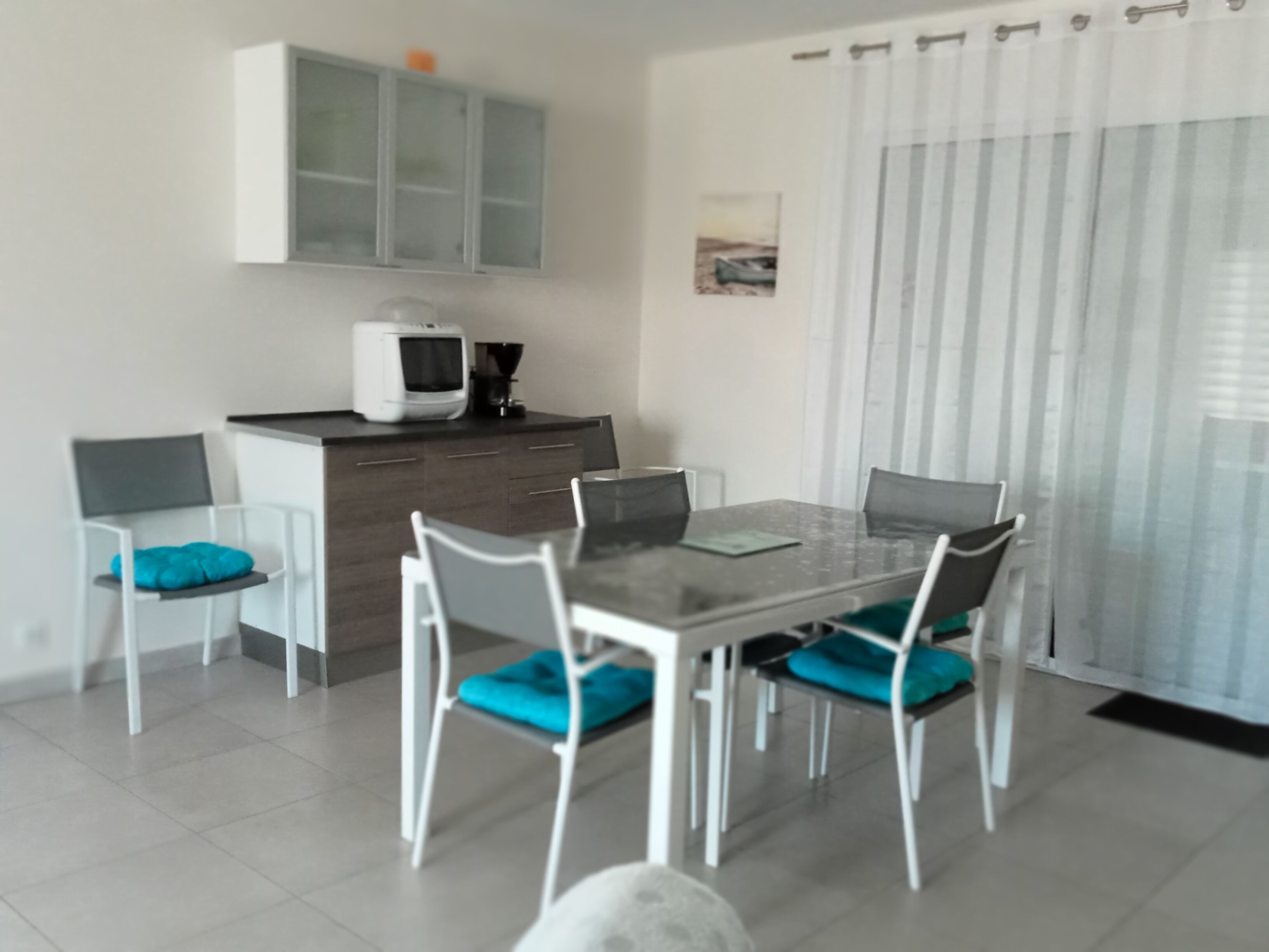 7 mn drive from the sea house73 m2 terrace lawn Parking2 bedrooms 11m2