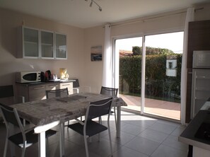 تناول الطعام