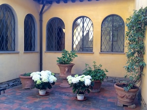 تفاصيل الفندق من الخارج