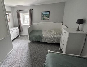 4 chambres, fer et planche Ă repasser, lit parapluie, Wi-Fi gratuit
