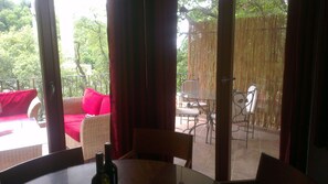 Dining - Sea view VILLA, private pool, 200 m to the beach, BBQ, palms, oak trees (Ulcinj)