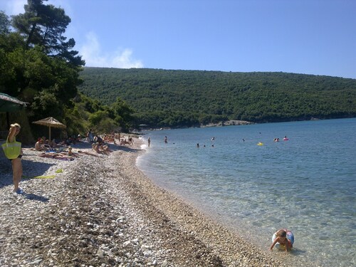 Sea view VILLA, private pool, 200 m to the beach, BBQ, palms, oak trees