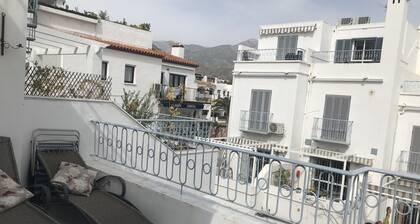 Penthouse With Sea And Mountain View And Communal Swimming Pool