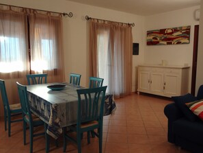 Dining - Peaceful house in seaside resort at only 100mt far from the beach (Budoni)