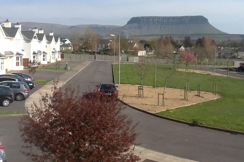 Close to Beach & Local Shops. Family & Pet Friendly. Knock airport 1 hr away