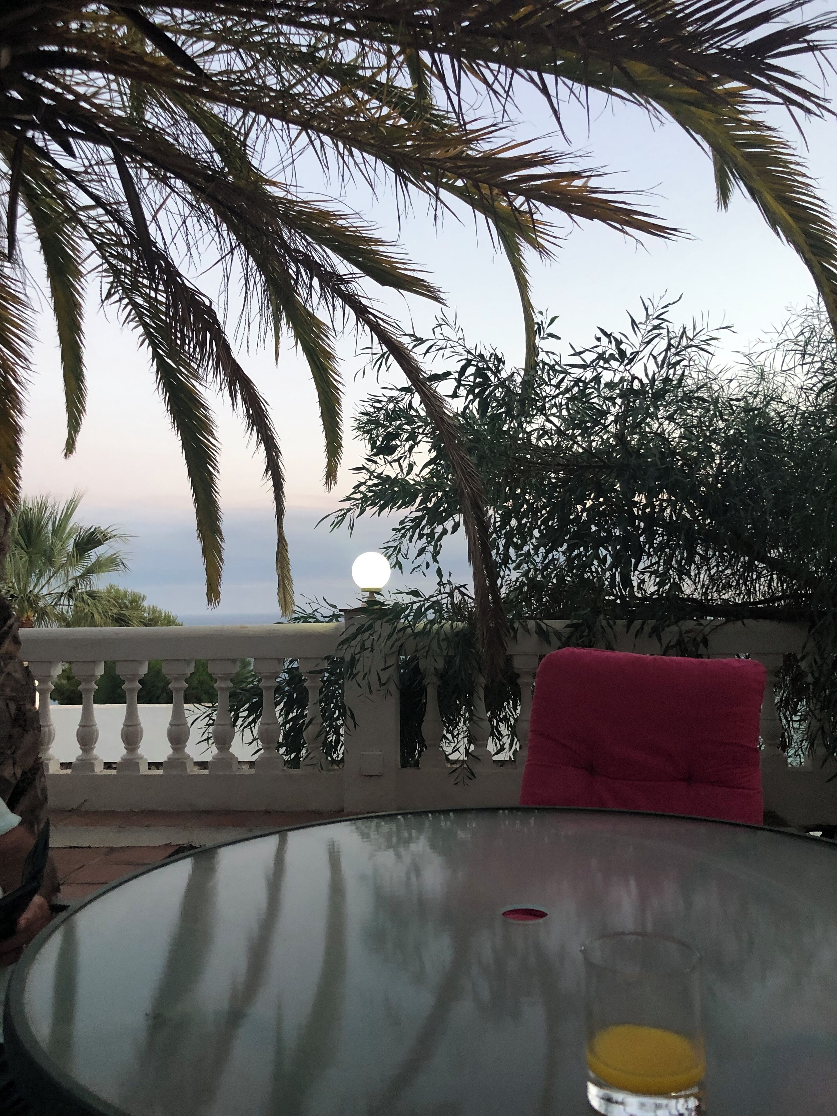المنطقة المحيطة بالمنشأة