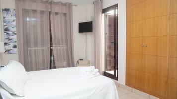 4 slaapkamers, een strijkplank/strijkijzer, wifi, beddengoed