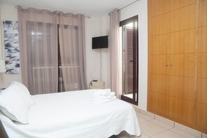 4 Schlafzimmer, Bügeleisen/Bügelbrett, WLAN, Bettwäsche