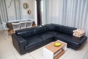 TV - Macenas house with private pool (Almeria)