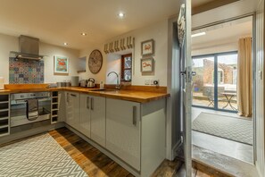 Microwave, dishwasher, high chair - Little Star, Ringstead, Norfolk (Ringstead)