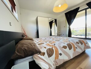 3 Schlafzimmer, BĂŒgeleisen/BĂŒgelbrett, WLAN, BettwĂ€sche