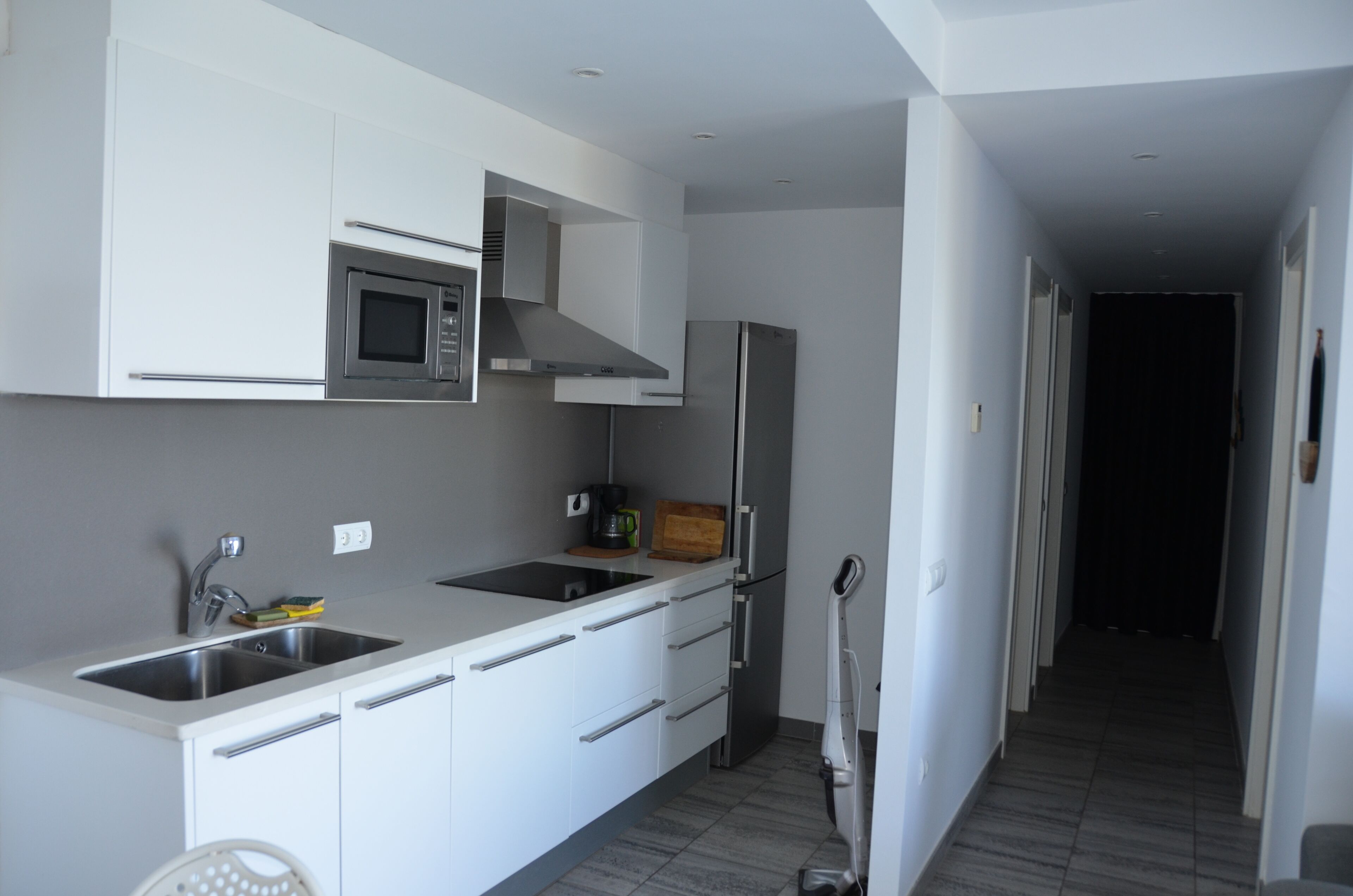 Apartment with pool and sea view