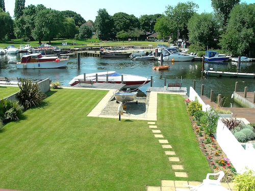 Christchurch Riverside Studio With Fishing Available