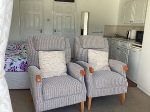 Interior - Christchurch Riverside Studio With Fishing Available (Christchurch)