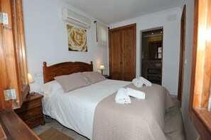 4 chambres, fer et planche à repasser, Wi-Fi gratuit, draps fournis