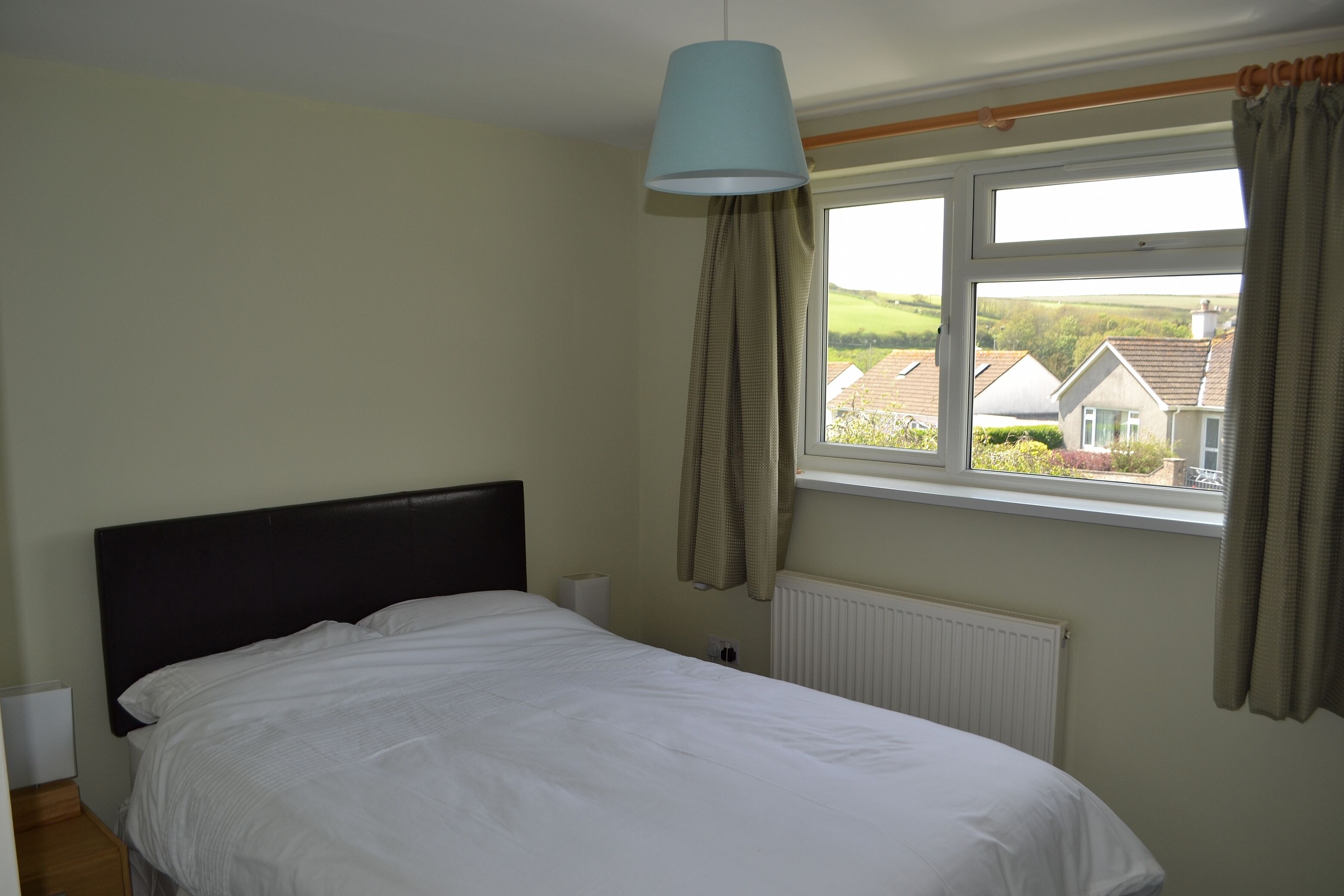 Family and pet friendly bungalow with garden in pretty Cornish fishing