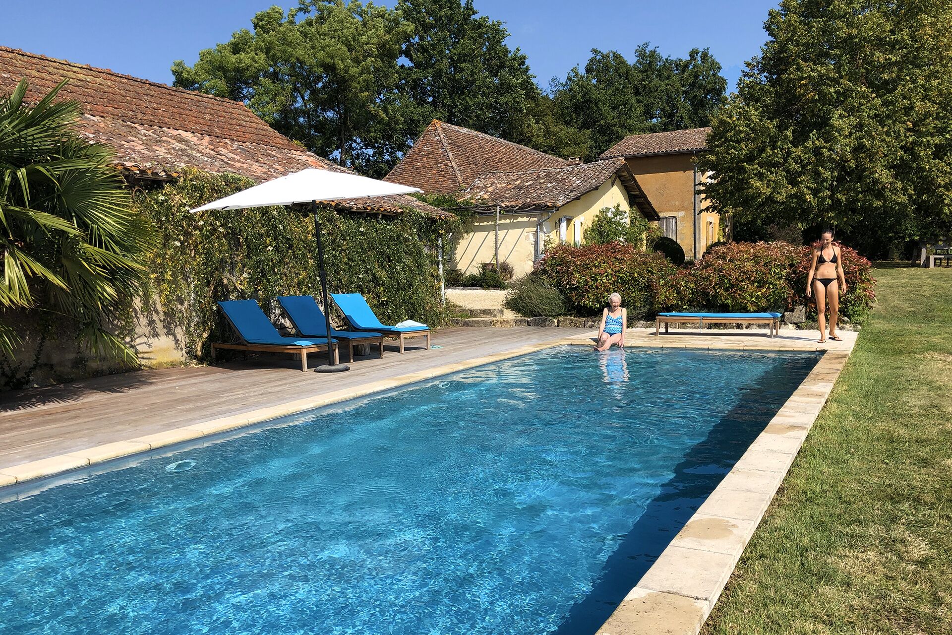 Outdoor pool, an infinity pool