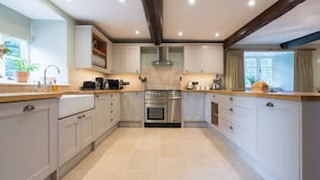 Horno y comedor