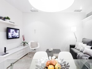 Smart TV - Serrano apartment (Madrid)