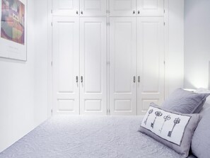 1 bedroom, iron/ironing board, free WiFi, bed sheets