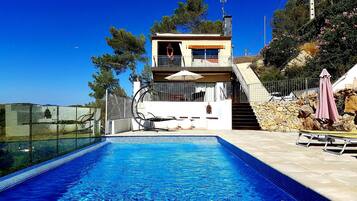 Außenpool, Liegestühle