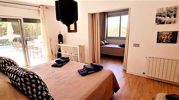 4 Schlafzimmer, Bügeleisen/Bügelbrett, Reisekinderbett, kostenloses WLAN