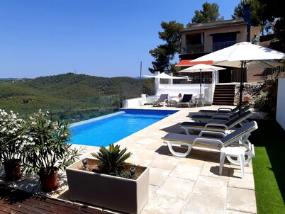 A Sunny Oasis of Privacy , Calm&Glam  near Sitges and Barcelona