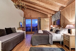 5 dormitorios, tabla de planchar con plancha, wifi y ropa de cama