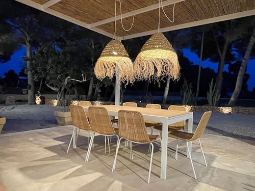 Casa Rosita, free Wifi, 75 meters from the Niu Blau beach, ideal families.