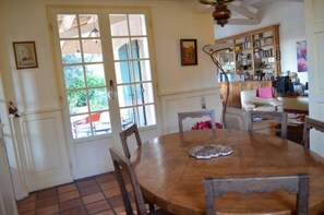 Dining - Mansion - Villeneuve les avignon (Villeneuve-Lès-Avignon)