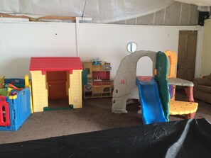 Children’s activities - Birchenfields Family Friendly Cottages, Play Barn for all Ages and Summer Hous (Stoke-on-Trent)