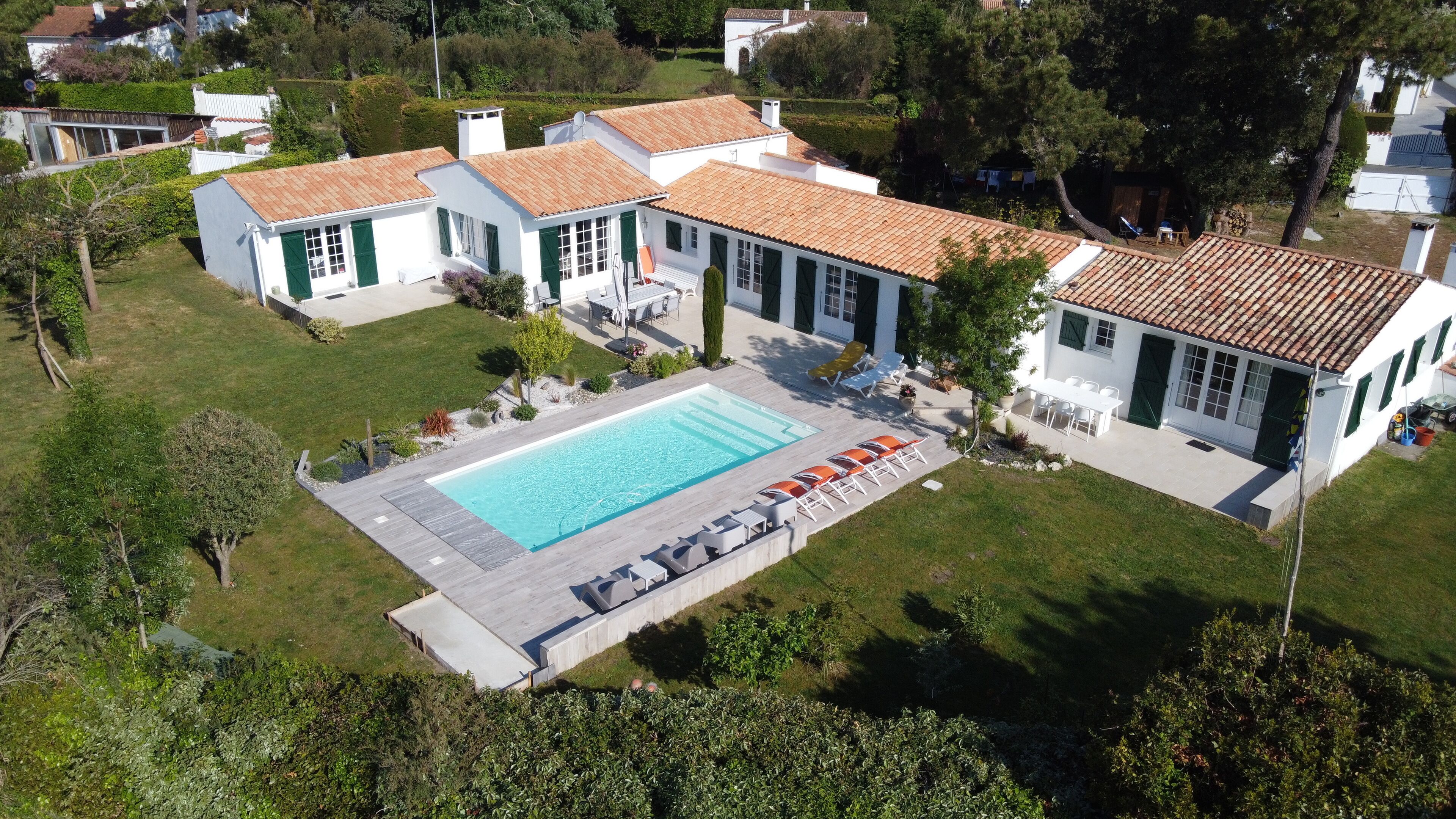 Large Family house, Swimming pool, on the Wild Coast 5 'walk from the beach