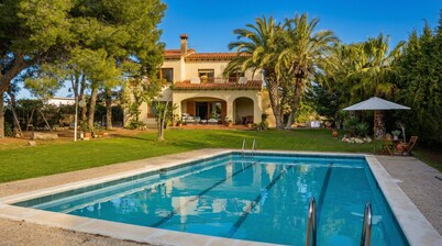 10 min./car from Sitges. Villa Colibri. 12 minutes walk from Beaches/Center