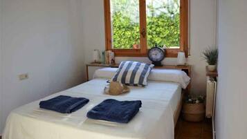 5 slaapkamers, een strijkplank/strijkijzer, gratis wifi, beddengoed