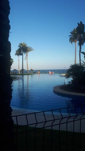 Pool - A Beautiful Beach Side Apart, A Real Gem! Magnificent sea views   (Calahonda)