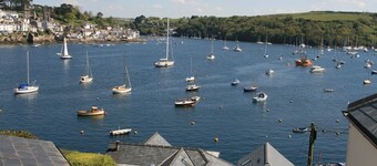Cottage (2 bedrooms - 3 beds)  Polruan Fowey-stunning views over the estuary+sea