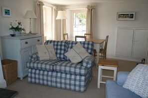 Smart TV, fireplace, books - Cottage (2 bedrooms - 3 beds) Polruan Fowey-stunning views over the estuary+sea (Polruan)