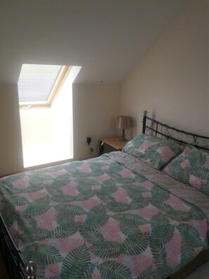 5 Schlafzimmer, Bügeleisen/Bügelbrett, kostenloses WLAN, Bettwäsche