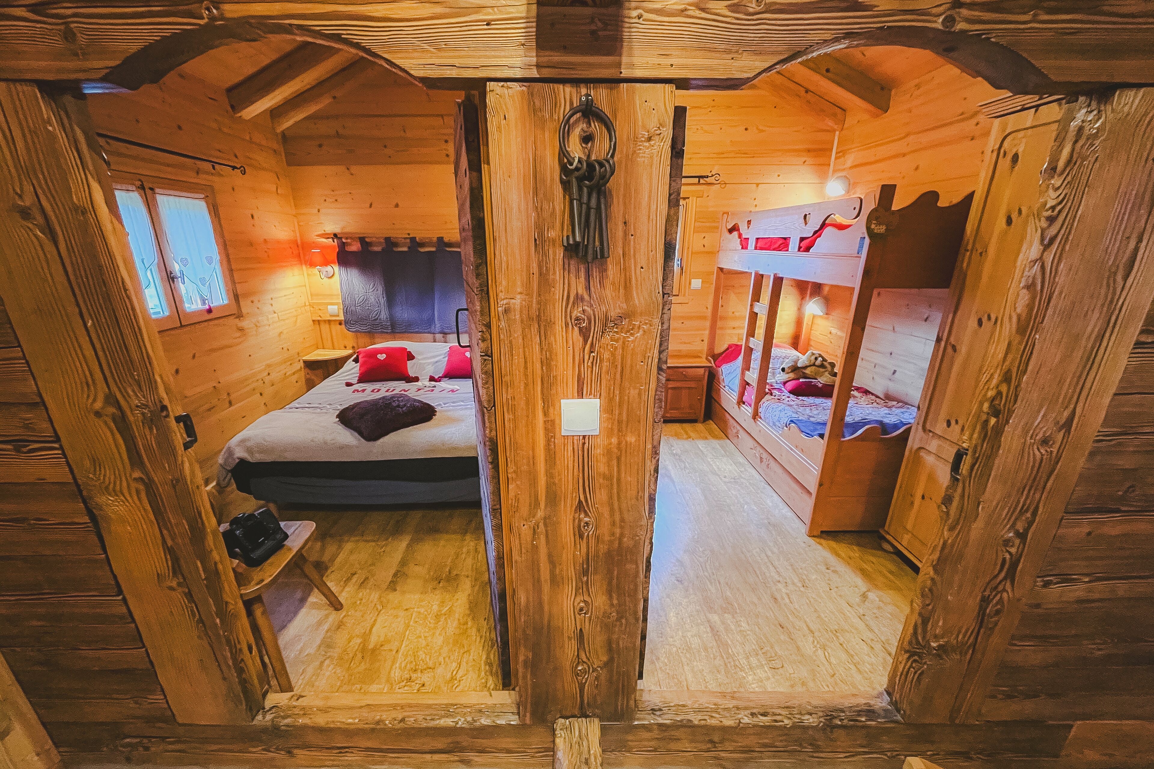 2 slaapkamers, een strijkplank/strijkijzer, gratis wifi