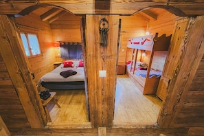 2 bedrooms, iron/ironing board, free WiFi