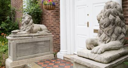 The Grange Manor House, Norfolk - perfect for large family gatherings.