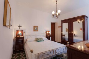 2 Schlafzimmer, Zimmersafe, Bügeleisen/Bügelbrett, Reisekinderbett