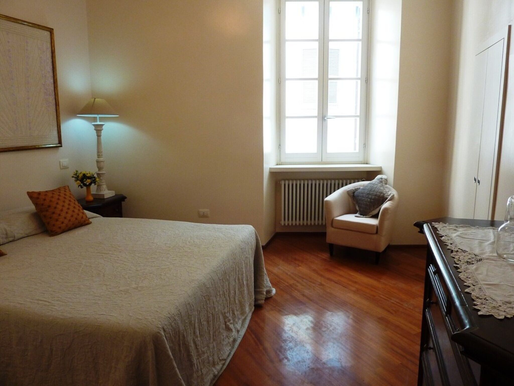 Luxury Apartment with balcony views in Historic City Centre