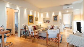 智能电视、书、音乐库、影片库