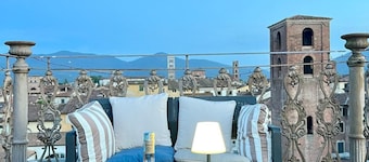 Gabry's Rooftop Terrace Home with  breathtaking Views of Lucca & Tuscany