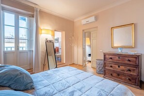 4 bedrooms, in-room safe, desk, iron/ironing board