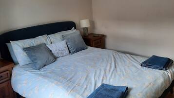 3 chambres, fer et planche à repasser, lit parapluie, Wi-Fi gratuit