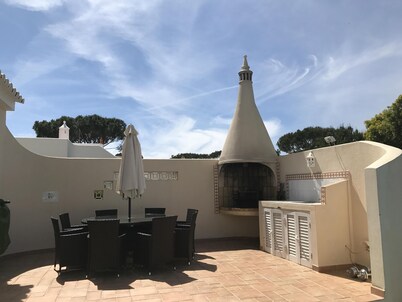 Beautiful renovated 4 bedroom villa with heated pool and close to Old Village
